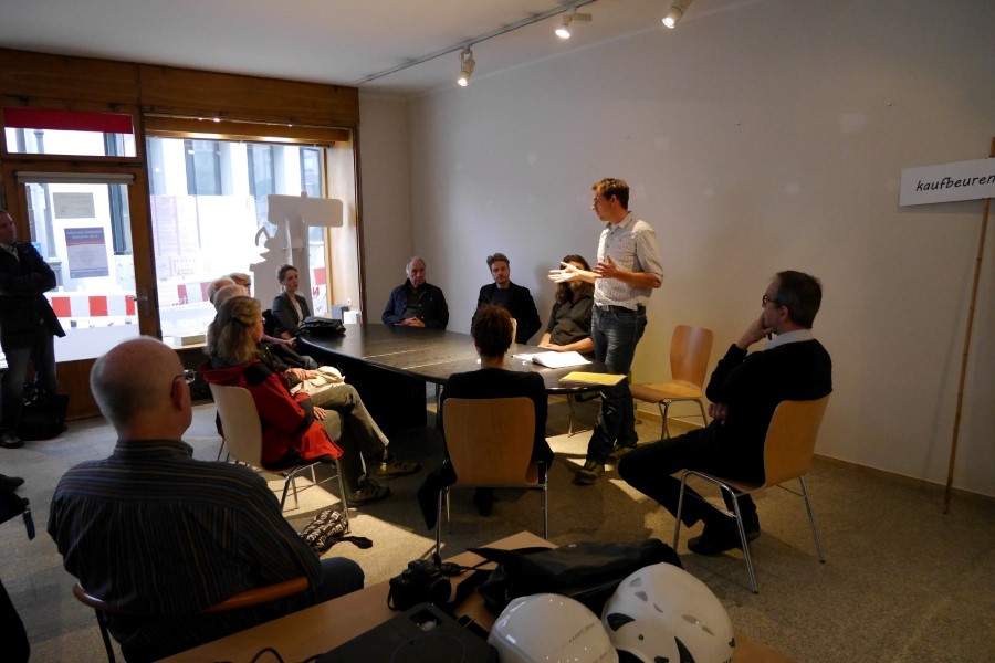Die Gäste der ersten Informationsrunde verfolgten interessiert die Ausführungen von Projektleiter Andreas Negele.